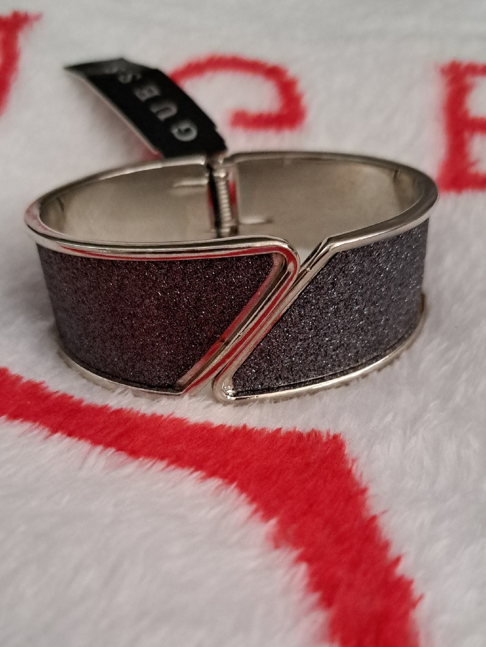 Guess Silver-Tone Cuff with Dark Gray Glitter Inlay